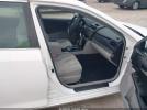 Toyota Camry Le Image 6