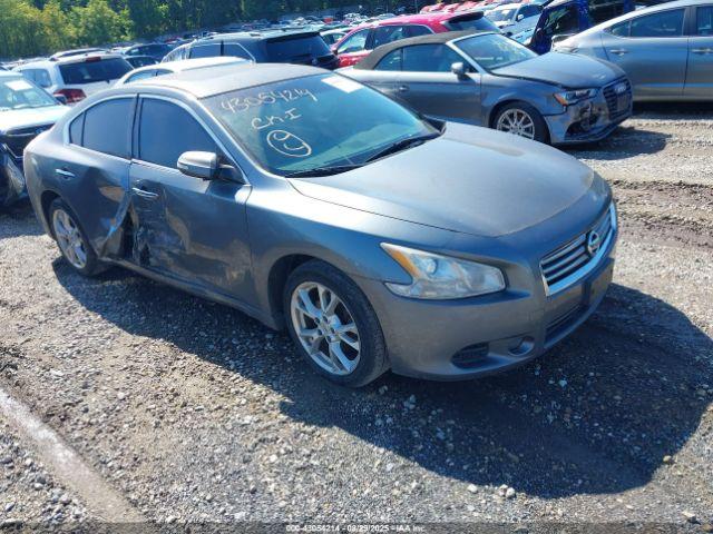  Salvage Nissan Maxima