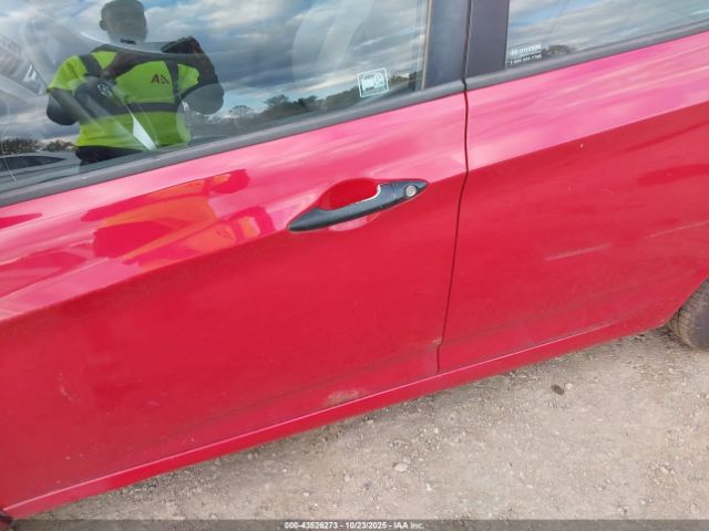 Hyundai ACCENT Gls Image 15