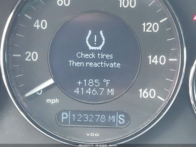 Mercedes-Benz Cls-class Image 2