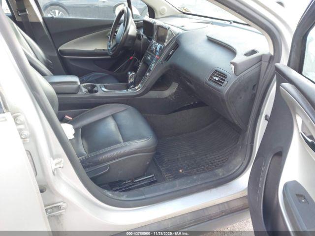 Chevrolet Volt Image 7