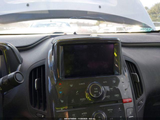 Chevrolet Volt Image 2