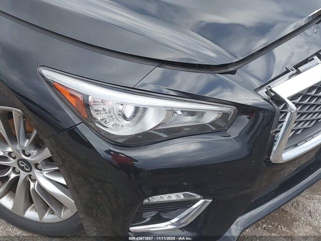 INFINITI Q50 3.0t Luxe Image 2