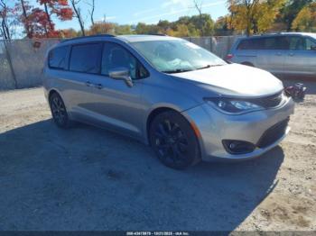  Salvage Chrysler Pacifica