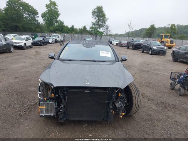 Mercedes-Benz S-Class 4matic Image 11