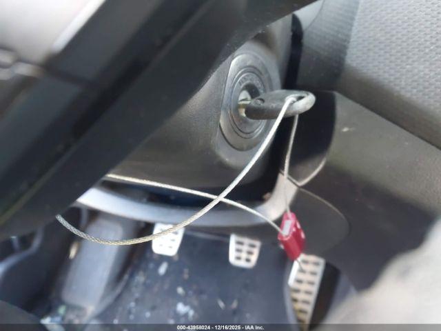 Hyundai VELOSTER Image 5