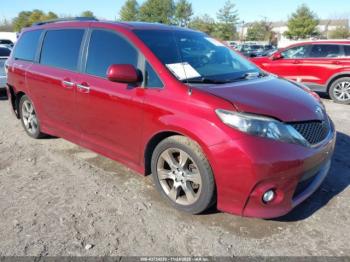  Salvage Toyota Sienna