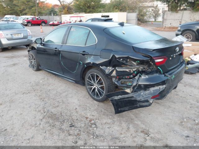 Toyota Camry Se Image 2