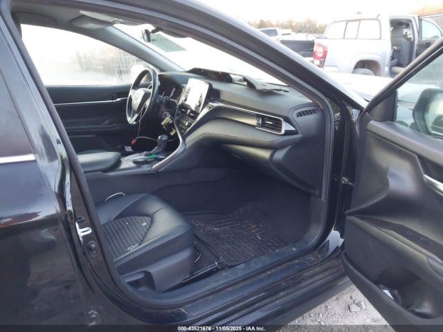 Toyota Camry Se Image 5