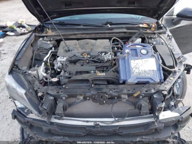 Toyota Camry Se Image 15