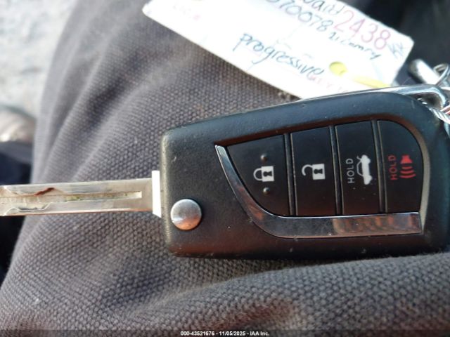 Toyota Camry Se Image 10