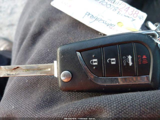 Toyota Camry Se Image 10