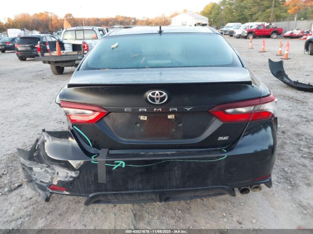 Toyota Camry Se Image 19