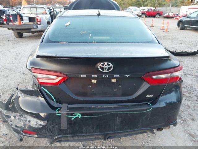 Toyota Camry Se Image 16