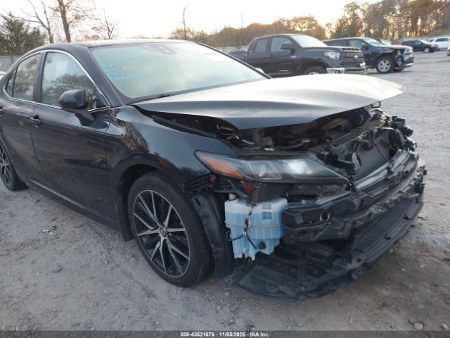 Toyota Camry Se Image 14