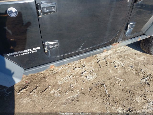 Jeep Wrangler Unlimited Rubicon Image 12