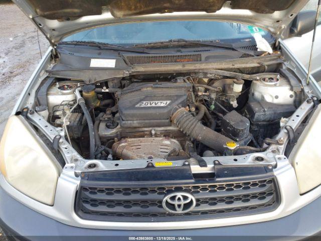 Toyota RAV4 Image 8