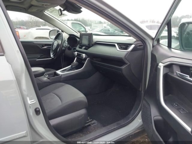 Toyota RAV4 Xle Image 5