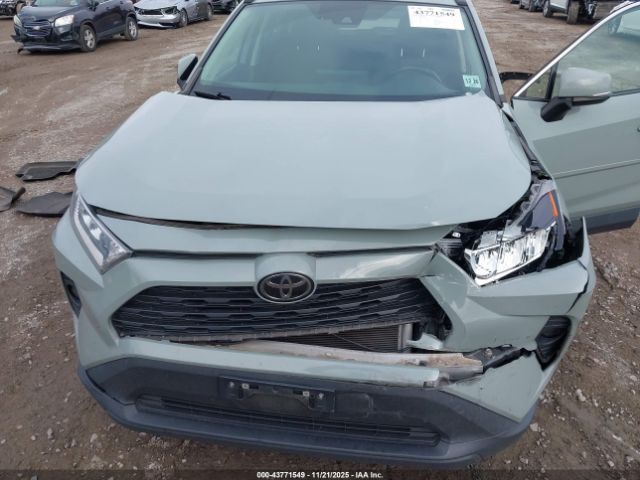 Toyota RAV4 Xle Image 2