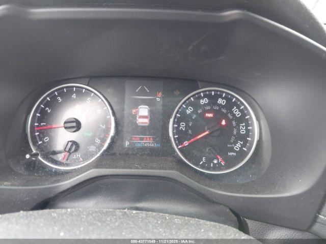 Toyota RAV4 Xle Image 4