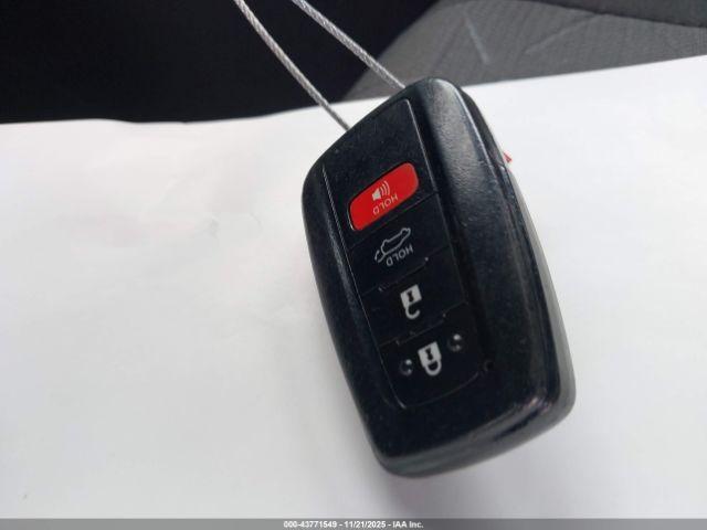 Toyota RAV4 Xle Image 8