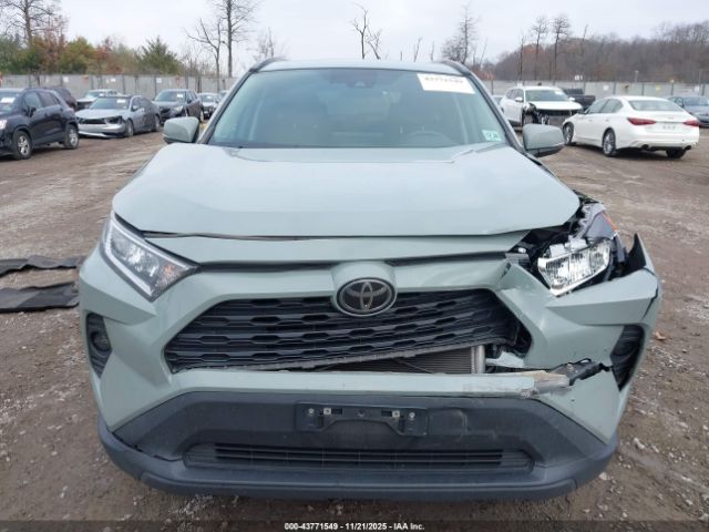 Toyota RAV4 Xle Image 9