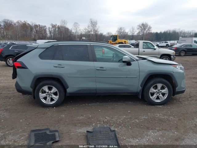 Toyota RAV4 Xle Image 14