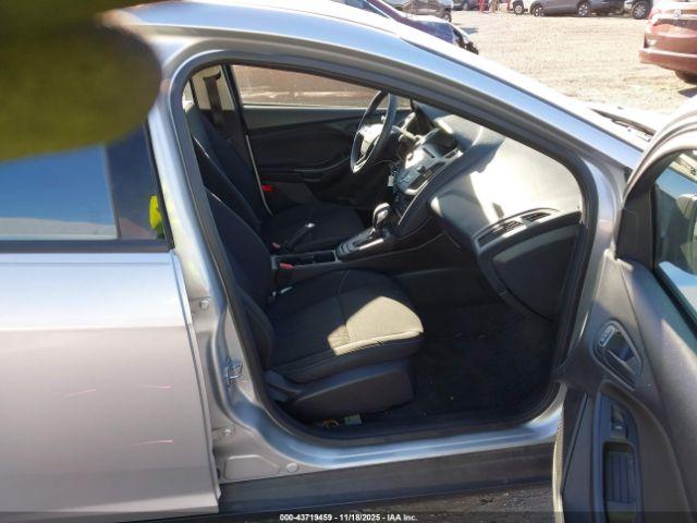 Ford Focus S Image 14