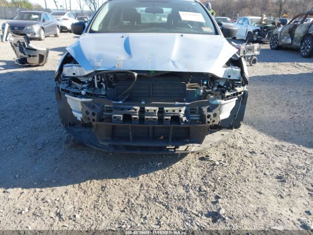 Ford Focus S Image 2