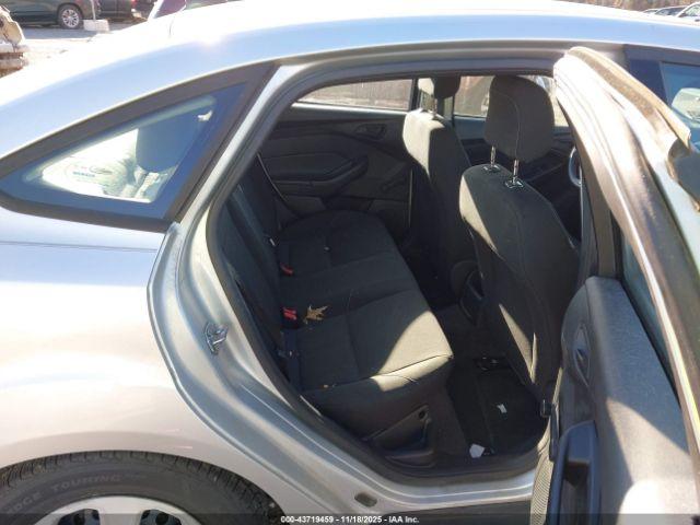 Ford Focus S Image 9