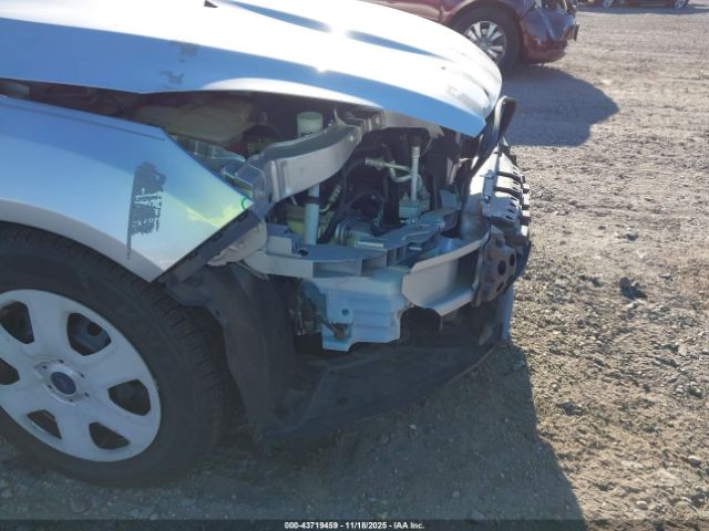 Ford Focus S Image 11