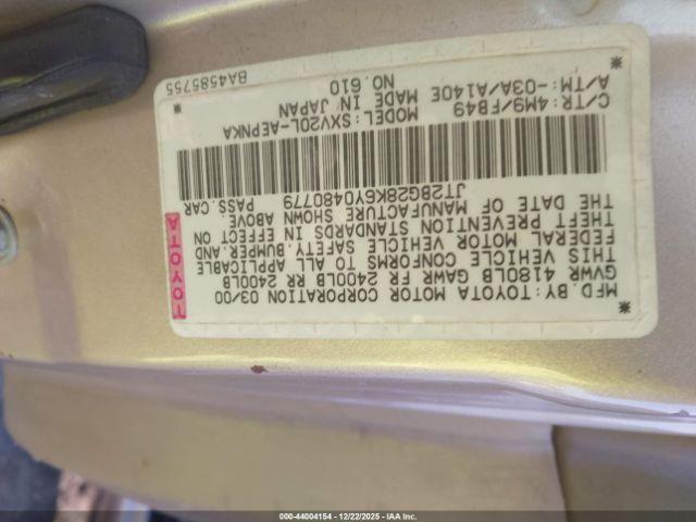 Toyota Camry Le Image 8