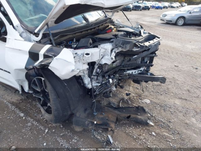 Chevrolet Suburban 4wd Rst Image 19