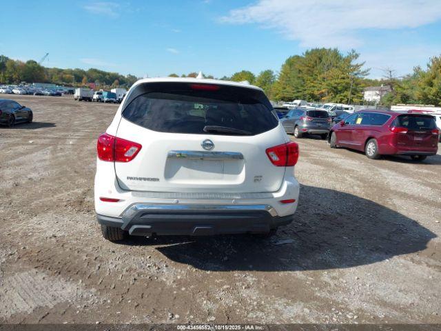 Nissan Pathfinder Sv Image 9