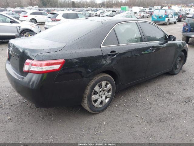Toyota Camry Image 12