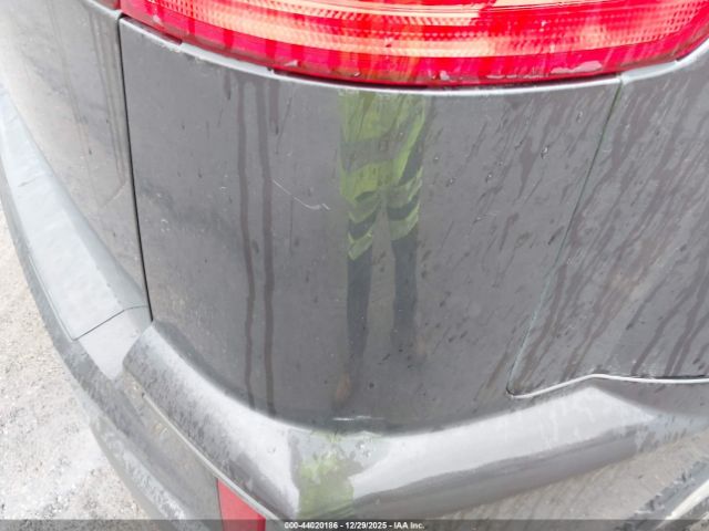 GMC Terrain Sle-1 Image 2