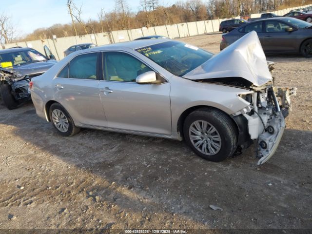 Toyota Camry Le Image 1