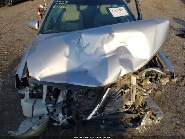 Toyota Camry Le Image 11