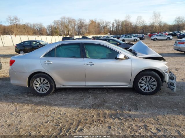 Toyota Camry Le Image 7