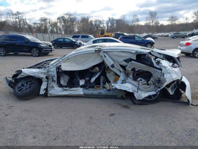 Tesla Model 3 Long Range Dual Motor All-wheel Drive Image 10