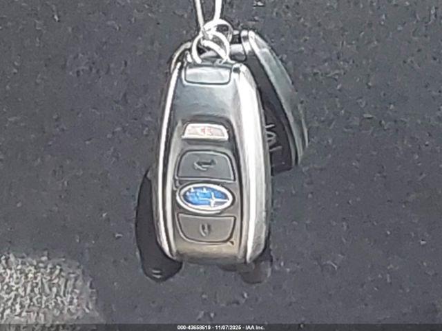 Subaru Outback 2.5i Limited Image 6