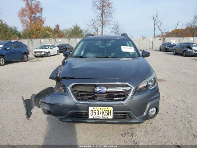 Subaru Outback 2.5i Limited Image 15