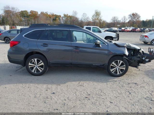 Subaru Outback 2.5i Limited Image 9