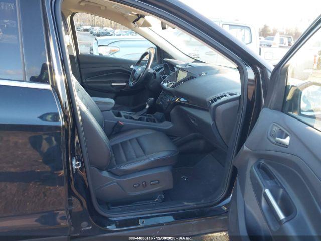 Ford Escape Titanium Image 9