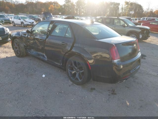 Chrysler 300 Touring Image 6
