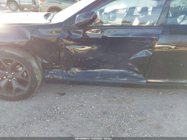 Chrysler 300 Touring Image 8