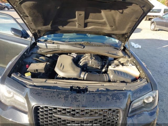 Chrysler 300 Touring Image 10