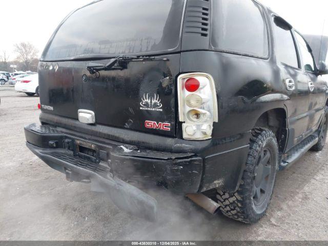 GMC Yukon Denali Image 4