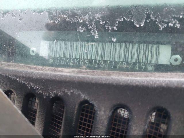 GMC Yukon Denali Image 16