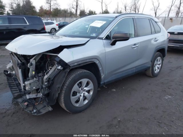 Toyota RAV4 Le Image 10